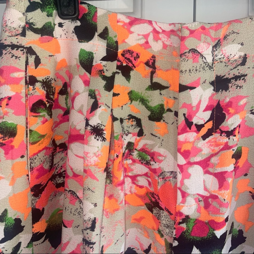 NWOT LF Mika & Gala neon floral patterned shorts - Picture 7 of 14